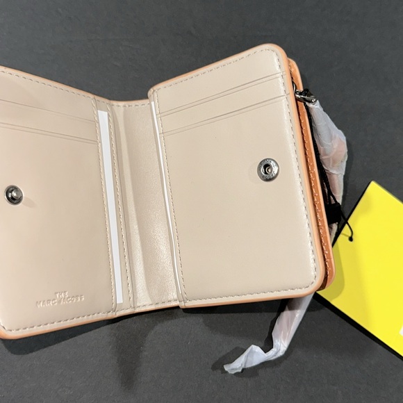 🔥🔥🔥NEW Marc Jacobs Orange Croc Embossed Leather Snapshot Bifold Wallet - Picture 6 of 8